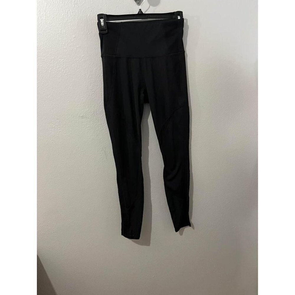 Athleta Black High Waisted Perforated And Mesh Calfs Size XS